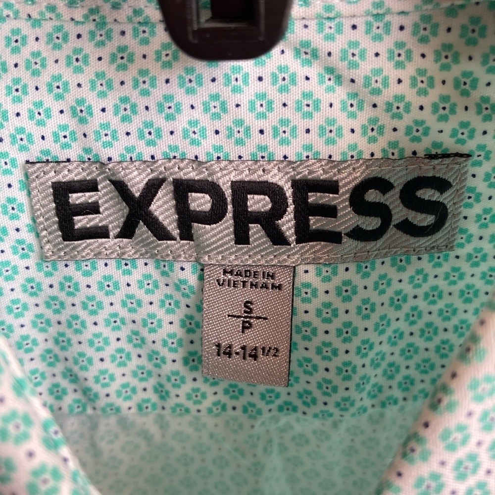 Men’s Express button down size Small. - Picture 4 of 4